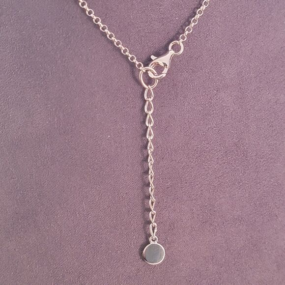 New ELLE Sterling Silver Contemporary Kidney Drop Pendant Necklace - Picture 8 of 8